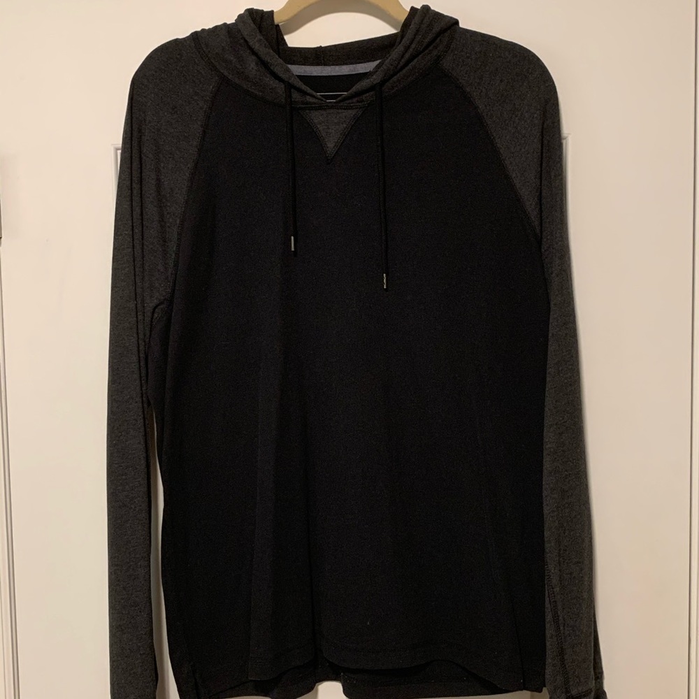 Black Levis Long Sleeve with Hoodie